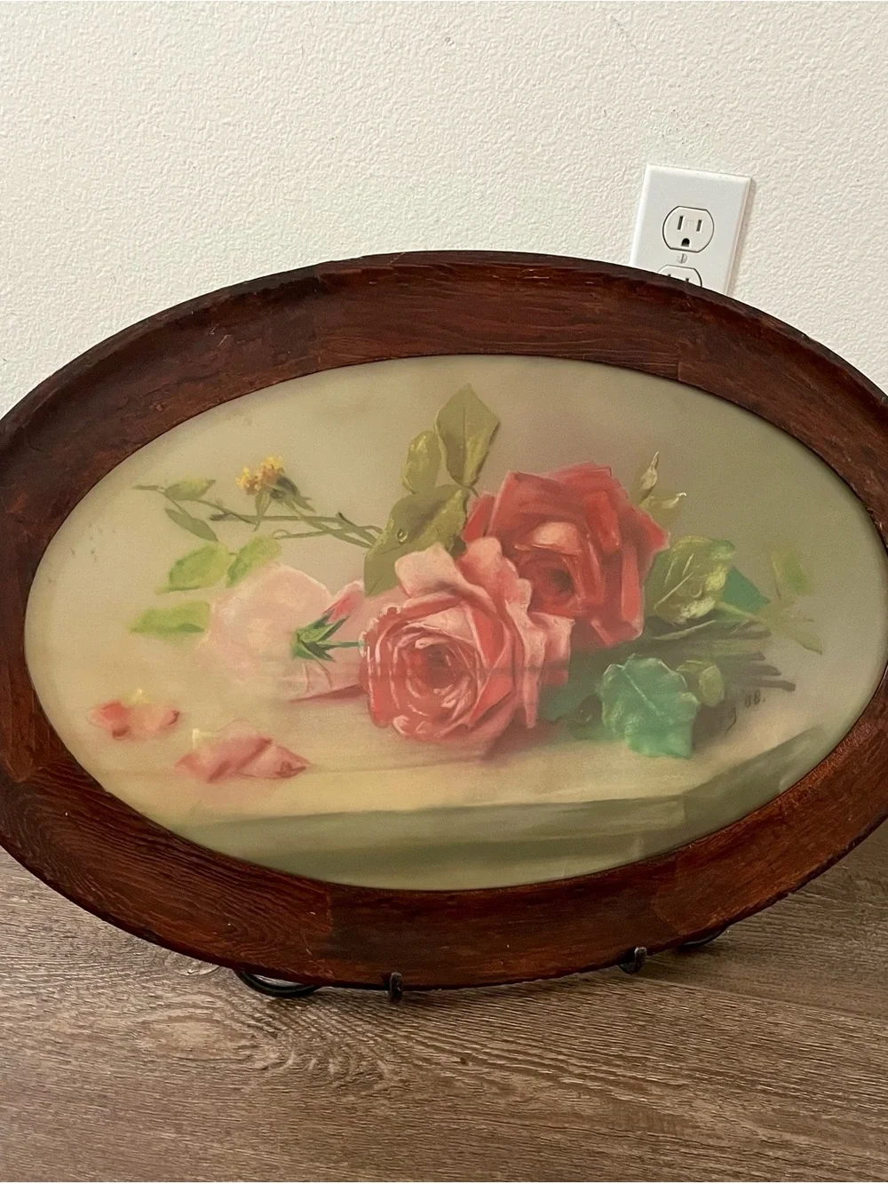 Vintage Oval Floral Artwork Pink And Red Roses Set Within Dark Wood Frame 15/23”